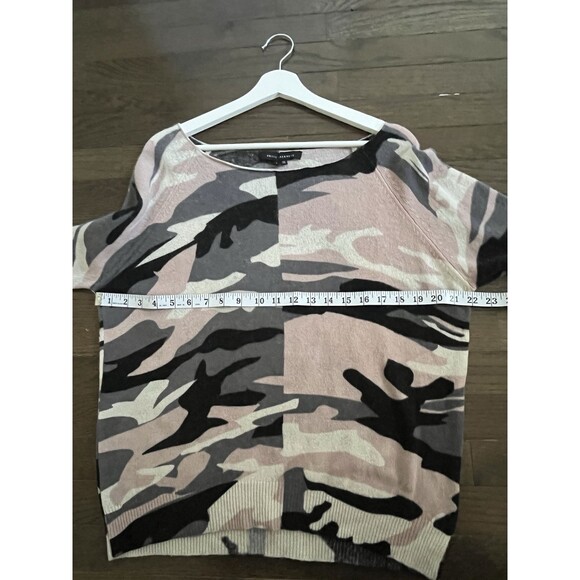Skull Cashmere Size Small Lucy Camo Skull Print Sweater Gray/Pink/Black rolled n - Picture 4 of 5